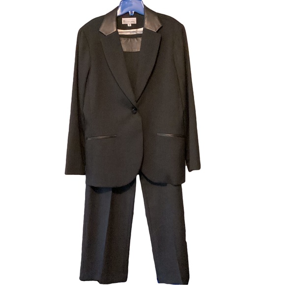 Elliott Lauren Black Pinstriped Suit with Leather Accents Size 12 - Picture 1 of 10